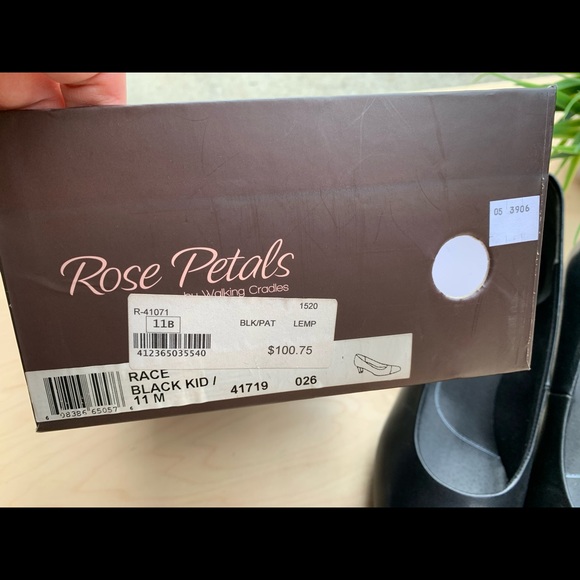 Rose Petals woman’s NWT heels - Picture 9 of 10